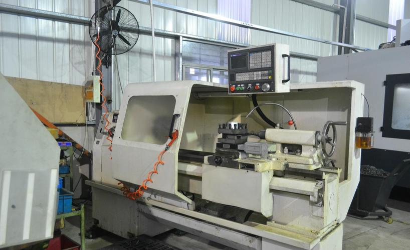 零件配件加工廠 有加工中心 數(shù)控車床 銑床 cnc設(shè)備 上.