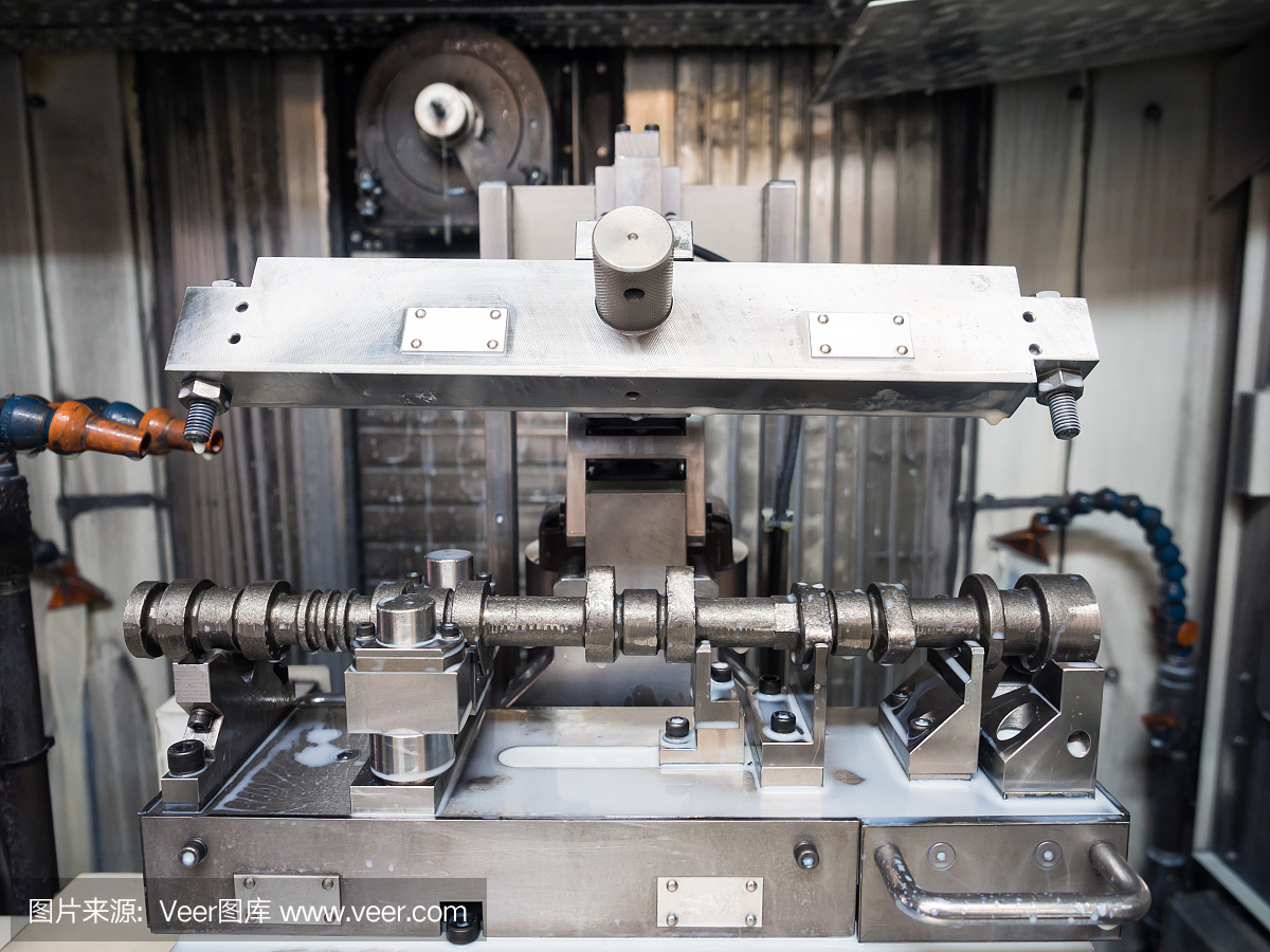 采用高精度數控機床制造高精度汽車零部件