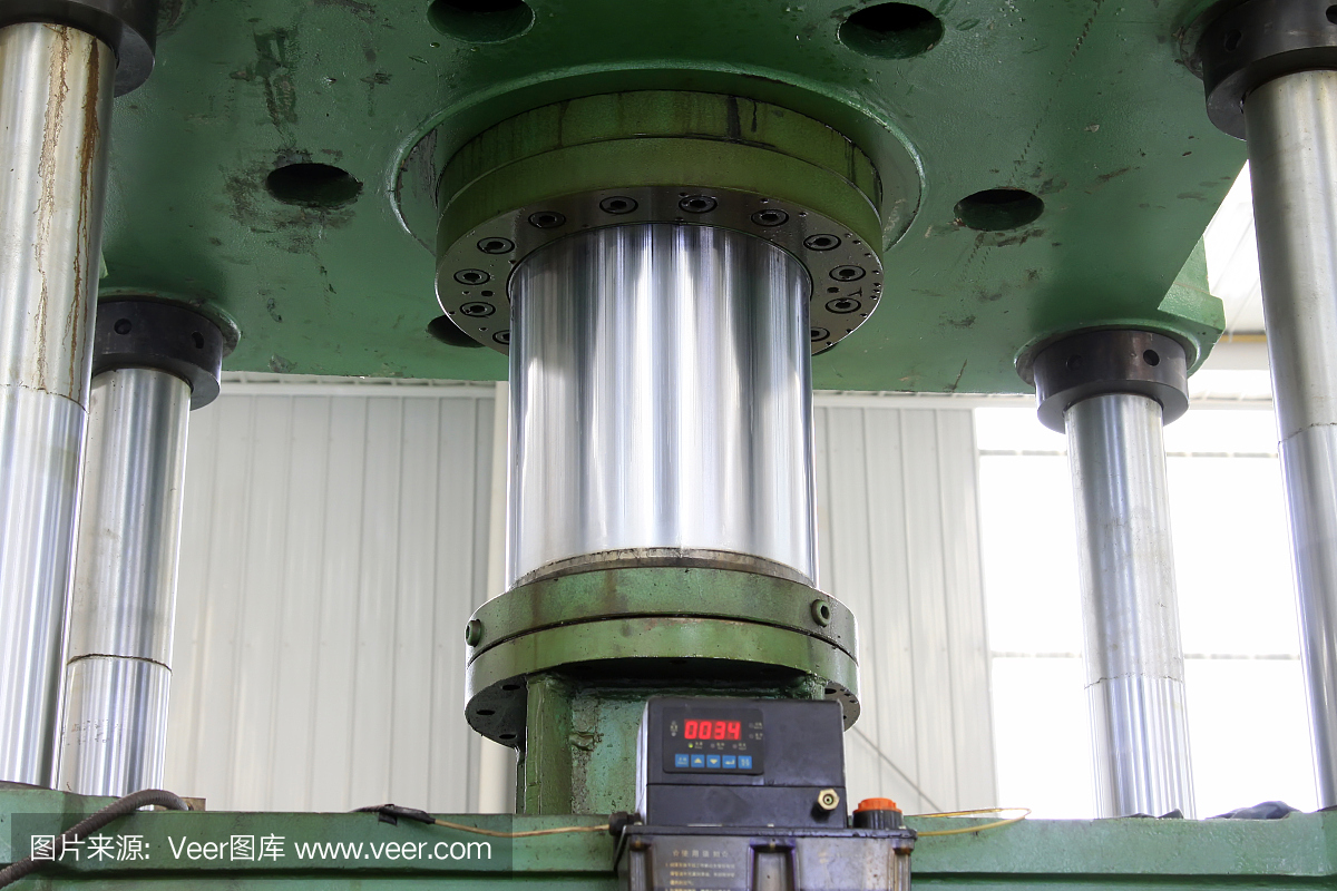 液壓機械零件的生產車間